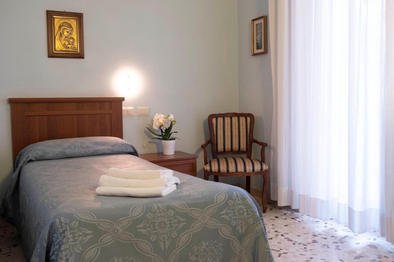 Villa Fatima, Casa Per Ferie โรม ภายนอก รูปภาพ